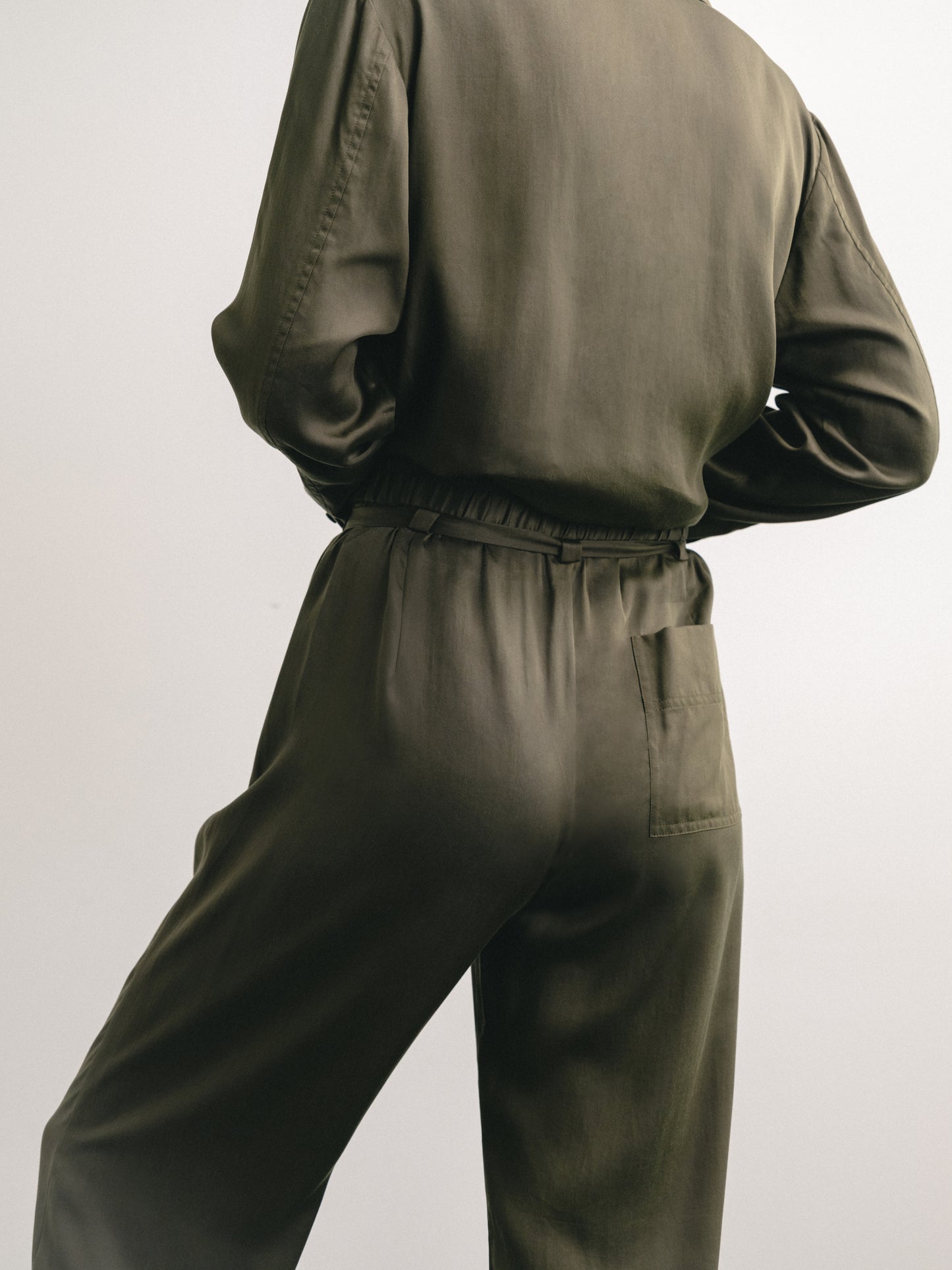Ease Wide Leg Pant
